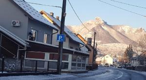 Nespecifikovaný výhled na hory nebo výhled na hory při pohledu z apartmánu