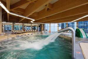 Basen w obiekcie Apartamenty Aquarius z Aquacenter lub w pobliżu