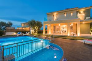 Bazén v ubytovaní Kaletzia villas alebo v jeho blízkosti