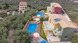 Bazén v ubytovaní Kaletzia villas alebo v jeho blízkosti