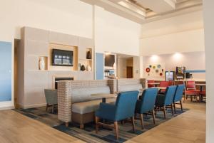 A seating area at Holiday Inn Express Blacksburg, an IHG Hotel