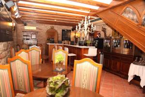 The lounge or bar area at Hotel Merindad de Olite