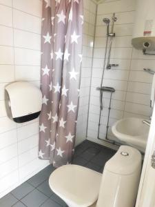 Koupelna v ubytování Målselvfossen Feriesenter