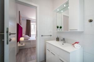 Koupelna v ubytování Luxury rooms Zadar old town + 37 fotografií