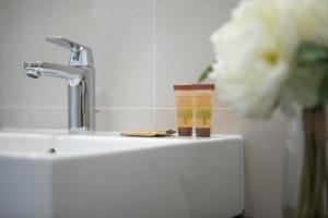A bathroom at Residenza Ai Ferrari