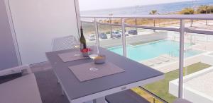 Basen w obiekcie Apartamento Lujo Duna Beach lub w pobliżu