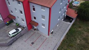 Budova, kde se apartmán nachází