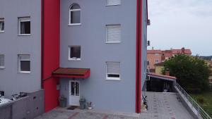Budova, kde se apartmán nachází