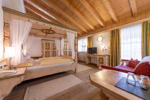 Gallery image of Hotel Dolomiti in La Villa