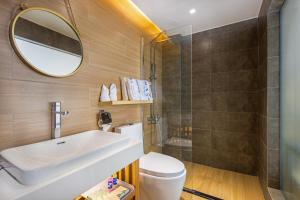 Bathroom sa Shenzhen Yanan Hotel