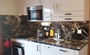 Foto dalla galleria di Premium Jacuzzi Central Verbier Studio, High Floor a Verbier Altre 9 foto