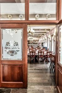 Restauracja lub miejsce do jedzenia w obiekcie Hotel Rózsa Csárda
