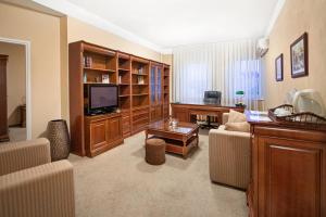 تلفاز و/أو أجهزة ترفيهية في The Regent Club Hotel