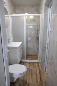 Vonios kambarys apgyvendinimo įstaigoje Apartman Ena