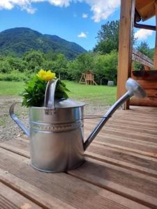 Ein allgemeiner Bergblick oder ein Berglick von des Chalets aus