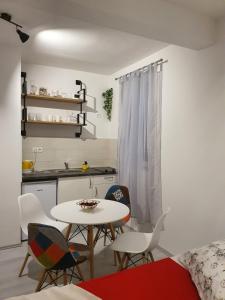 Kuchyňa alebo kuchynka v ubytovaní Oleander Apartment in Pakoštane