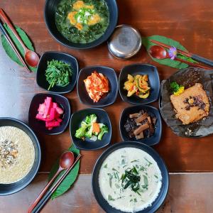 Επιλογές μεσημεριανού ή/και δείπνου για τους επισκέπτες του Chuidasun Resort Tea & Meditation