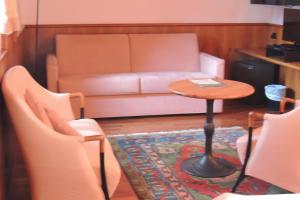 Posezení v ubytování Grand Hotel Astoria