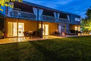 Zahrada ubytování Apartments Dama