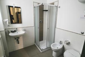 Koupelna v ubytování Il Quadrifoglio Room& Suite + 76 fotografií