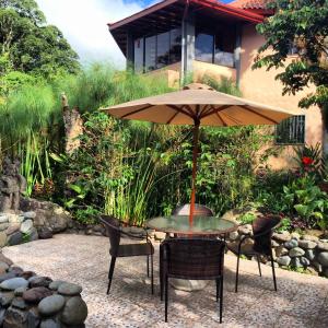 Jardí fora de The Inn at Palo Alto