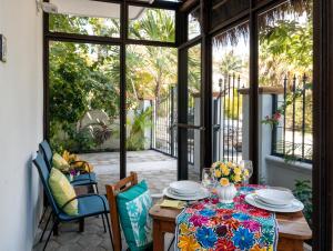 Κήπος έξω από το Casa Sonoma