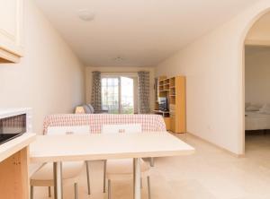 A kitchen or kitchenette at Fewo Mark