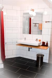 Koupelna v ubytování Hotel Krumbach