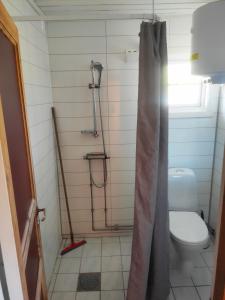 Koupelna v ubytování Målselvfossen Feriesenter