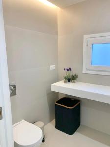 Vonios kambarys apgyvendinimo įstaigoje Apartamento Playas del Duque - Puerto Banús - Marbella