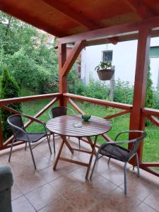 Vonkajšia záhrada v ubytovaní Aquatherma Apartman