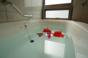 Koupelna v ubytování #良いロケーション #割引セール #BBQ可能 #長期滞在歓迎 -- Kokopelli House NAGO -- + 48 fotografií