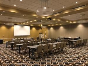 Imagen de la galería de Holiday Inn and Suites East Peoria, an IHG Hotel, en Peoria