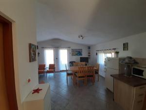 Gallery image of Apartments Mira in Tkon