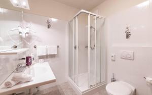 Kúpeľňa v ubytovaní Familienhotel Viktoria