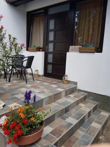 A garden outside Kiscsillag apartman