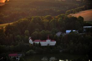 Fotografie z fotogalerie ubytování Penzion Zámek Rozsochatec v destinaci Rozsochatec
