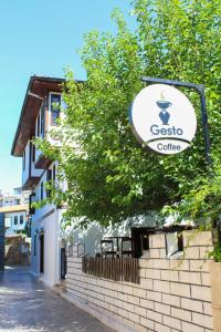 Πιστοποιητικό, βραβείο, πινακίδα ή έγγραφο που προβάλλεται στο White City Pension