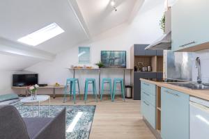 7 DELOYE - Charmant 2 pieces renove - Dernier etage - Clim