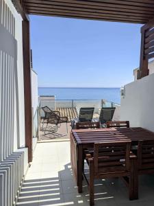 Gallery image of Calheta 25 in Luz +10 photos