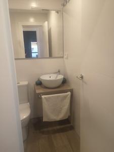 A bathroom at Ático Aretusa