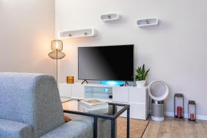 Μια τηλεόραση ή/και κέντρο ψυχαγωγίας στο casapalestro8#2
