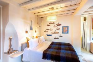 Gallery image of Tinos E-houses in Triandáros +36 photos