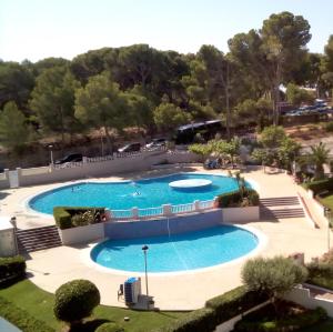 The swimming pool at or close to Apartament Escaliro Pins