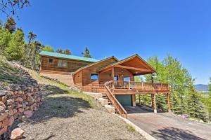 Galeriebild der Unterkunft Spacious Angel Fire Retreat with Deck and Mtn Views in Angel Fire