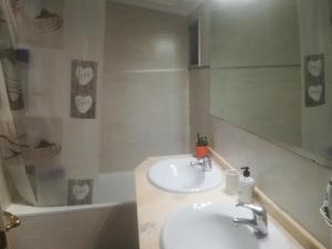 Zdjęcie z galerii obiektu Burriana Holiday Apartments w mieście Nerja