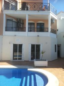 Zdjęcie z galerii obiektu Burriana Holiday Apartments w mieście Nerja