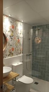 A bathroom at Mirador de Alcañiz Még 37 kép