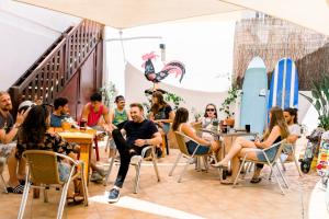 Επισκέπτες που μένουν στο Rising Cock Party Hostel