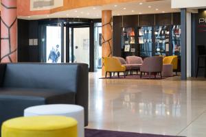 Posezení v ubytování Crowne Plaza Hotel Brugge by IHG